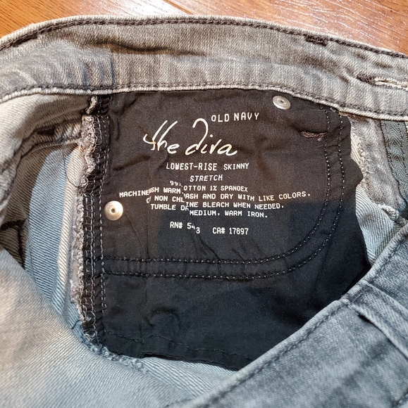 2/$20 Old Navy Grey 'The Diva' Jeans - Picture 5 of 5
